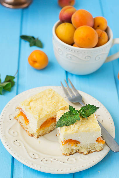 istock Cake cheesecake with apricots, summer dessert 484998574
