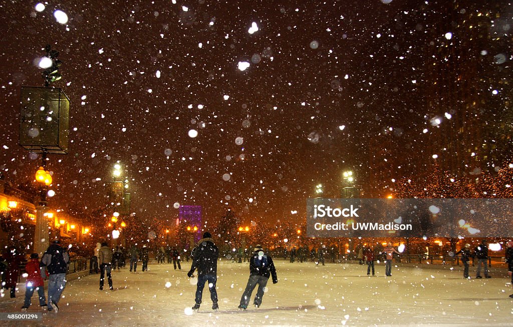 Bellissimo inverno notte di Chicago. - Foto stock royalty-free di Chicago - Illinois