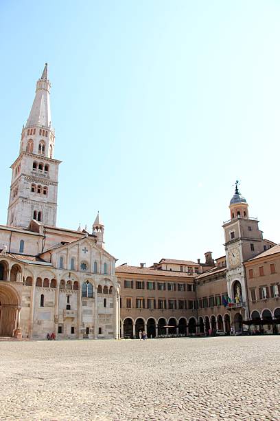 istock Modena - town hall and duomo 485006634