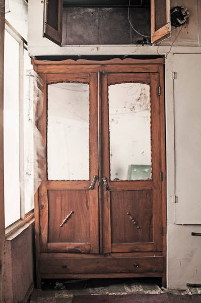 istock Very Old Closet in an Abandoned House 485011010