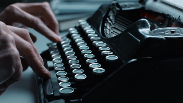 LD Typing in a hurry on old typewriter