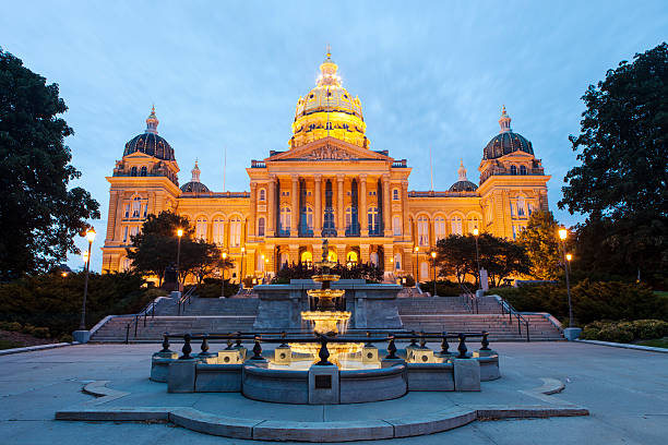 istock Iowa State Capitol In Des Moines 485019226