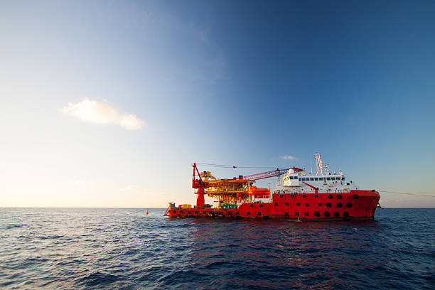 istock Oil and gas platform in the gulf 485023277