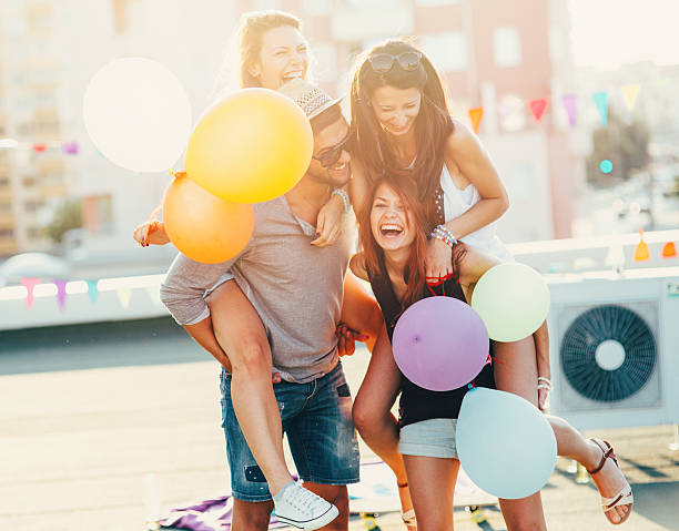 istock Piggyback on the roof 485026362