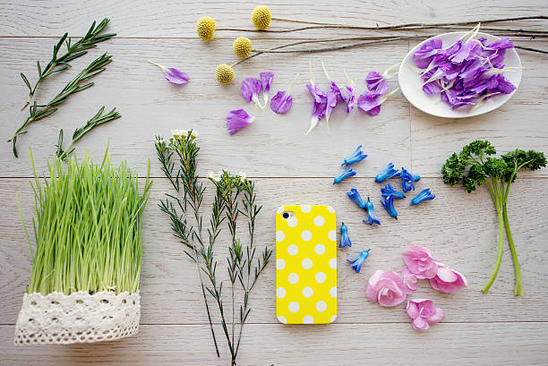 istock Pattern of Flowers on vintage wood background 485072822