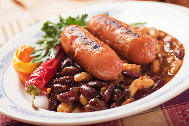 istock Grilled sausage with chili beans 485075789