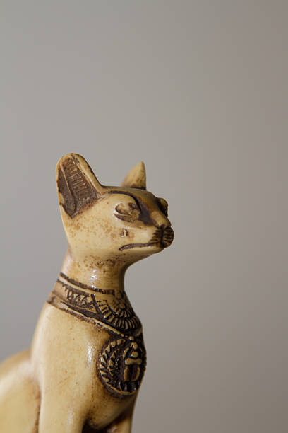 istock figurine of a cat 485111207