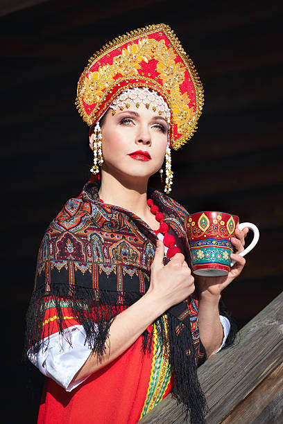 istock Russian girl in a kokoshnik 485114881
