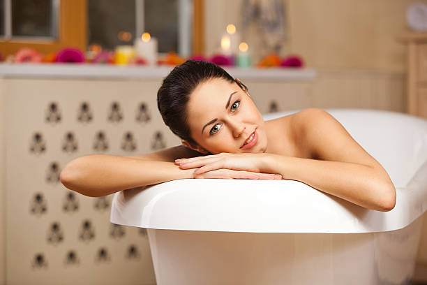 istock Woman lying in the bath 485116491