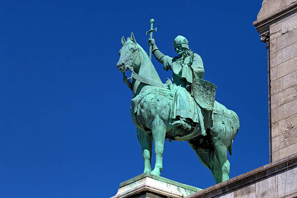 istock Sculpture of knight 485125648