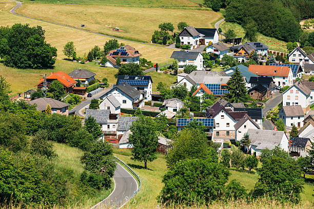 小型の絵のように美しいビレッジでのドイツ - village germany german culture landscape ストックフォトと画像