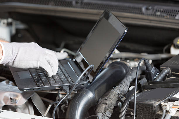 istock Car mechanic with a tablet 485164962