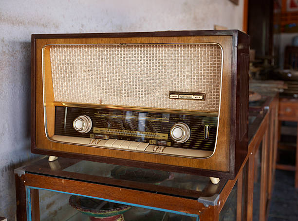 istock old wooden stereo 485165141