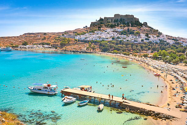 st. paul's bay, der insel rhodos, griechenland - lindos stock-fotos und bilder