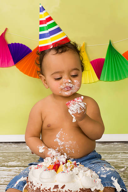 istock Baby boy during cake smash 485168137