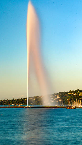 istock Jet D'eau and the Rive gauche waterfront Geneva, Switzerland 485187580