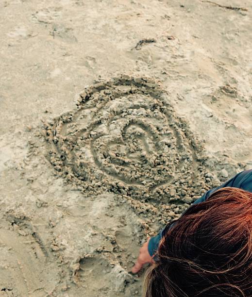 istock Hearts Drawn in the Sand 485190438