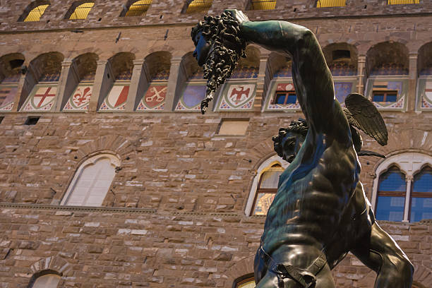 istock Perseus and Medusa with Palazzo Vecchio Backdrop 485191287
