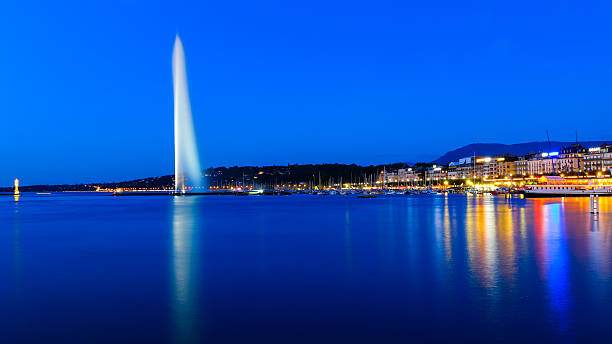 istock Jet d'eau in Geneva, Switzerland at night 485193846