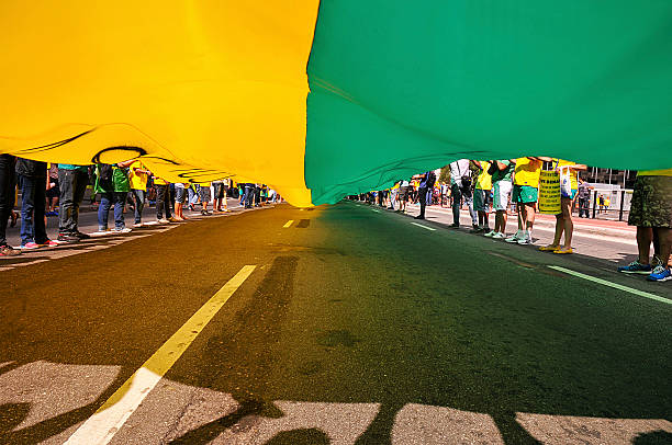 pro impugnação manifestação dilma rousseff - credit crunch audio imagens e fotografias de stock