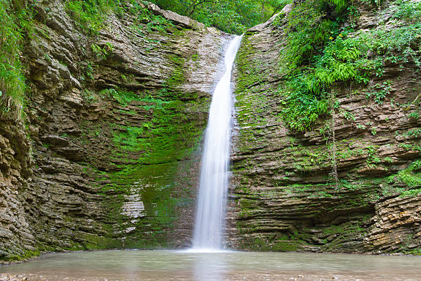 водопад - waterfall river stream mountain стоковые фото и изображения