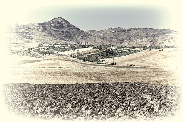 istock Hills of Sicily 485232506