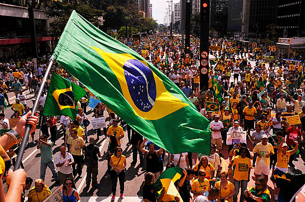 pro impugnação manifestação dilma rousseff - credit crunch audio imagens e fotografias de stock