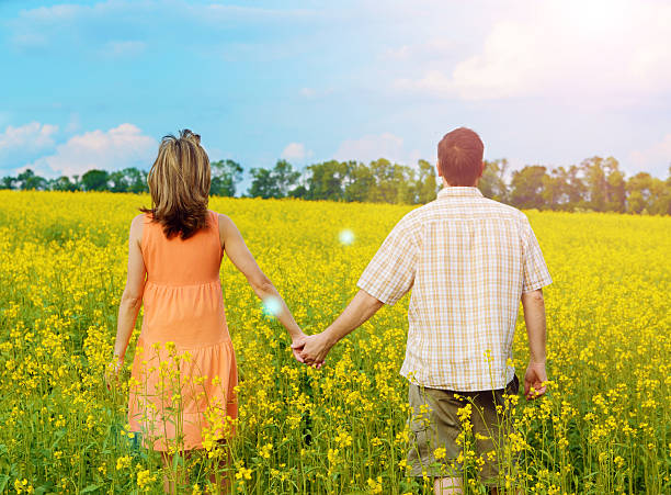 istock Back view of amorous couple 485265638