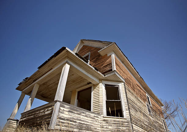 istock Old abandoned Saskatchewan farmhouse 485291667