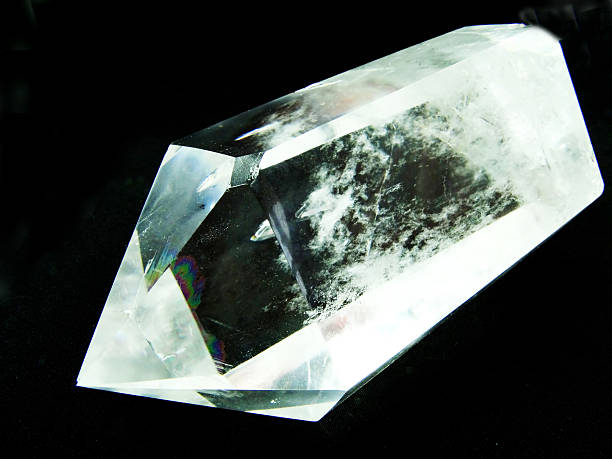 istock rock ctystal quartz geode geological crystals 485295751