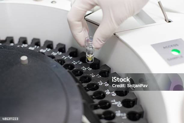 Analizy Biochemicznej - zdjęcia stockowe i więcej obrazów Agar z krwią - Agar z krwią, Analizować, Badania