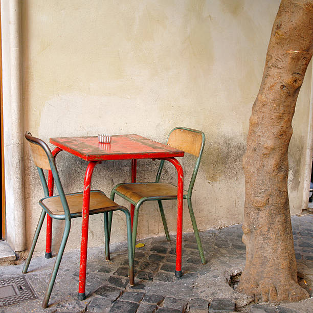istock Table And Chairs On the stereet 485317303