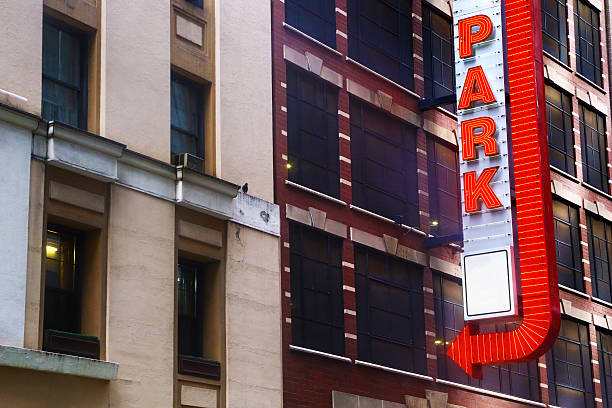 istock Park sign in New York 485330782
