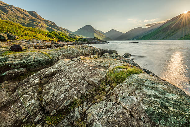 wast golden nascer do sol no lago de água no lago região. - wastwater lake imagens e fotografias de stock