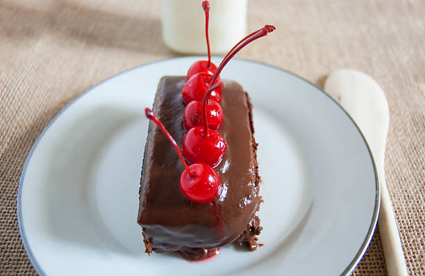 istock last piece of chocolate cake 485332210
