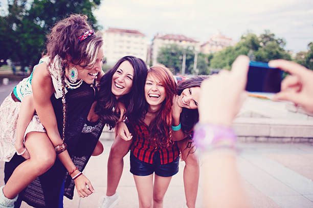 istock Girls Selfie 485335616