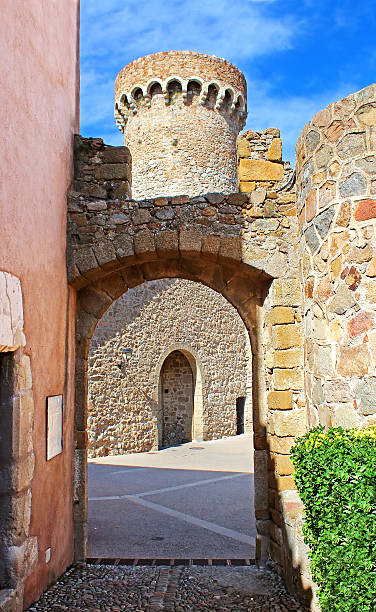 istock Tower and wall in Tossa de Mar, Spain 485374753
