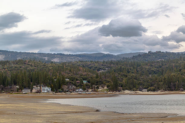 istock End of the Lake 485377247