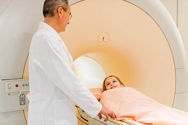 istock Radiologist talking to little girl. 485382282