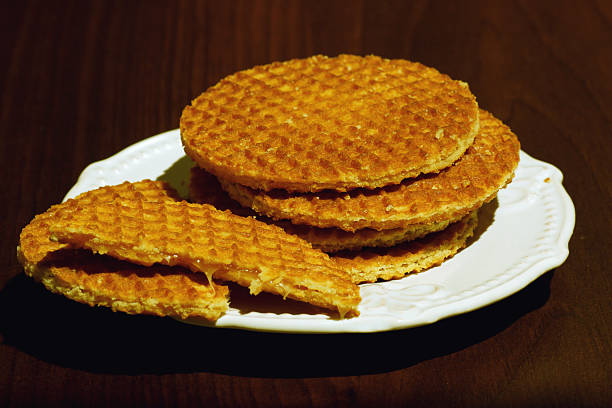 istock crunchy wafer chocolate syrup 485393816
