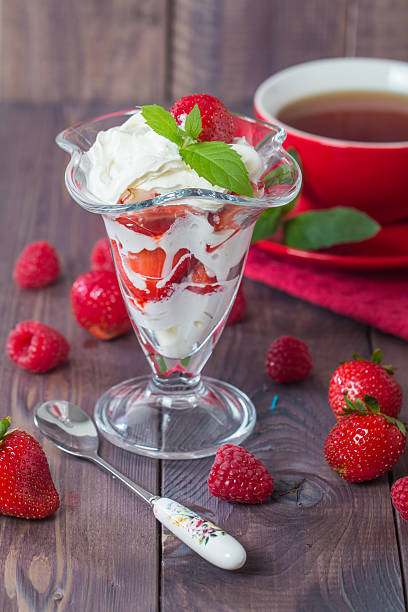 istock Dessert strawberries with cream 485417286