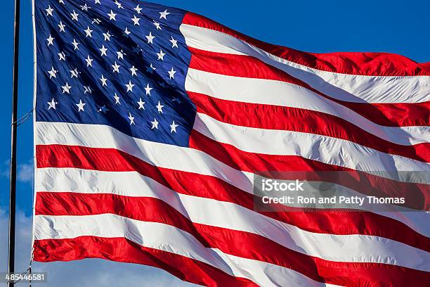 Primer Plano De Bandera Estadounidense Foto de stock y más banco de imágenes de Aire libre - Aire libre, Azul, Bandera