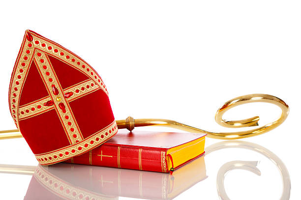 istock Mijter and staff of sinterklaas 485464484