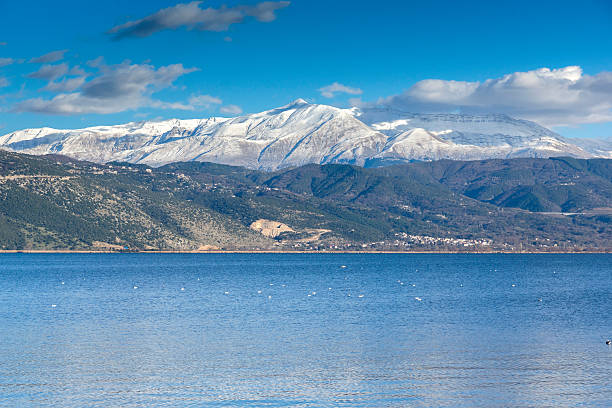 istock Lake Ioannina and Pindus Mountains, Epirus 485468944