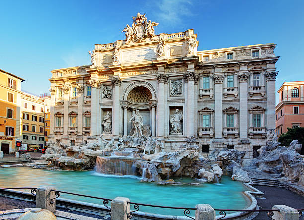 fontanna di trevi, rzym, włochy. - trevi fountain rome fountain monument zdjęcia i obrazy z banku zdjęć