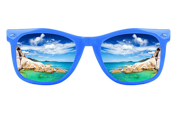istock Women's blue sunglasses 485484278