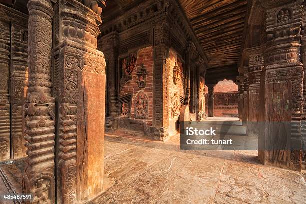 Kolumny W Świątyni W Patan Durbar Square - zdjęcia stockowe i więcej obrazów Patan Durbar Square - Patan Durbar Square, Architektura, Azja