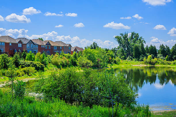 istock Canadian luxury  houses in Toronto 485500048