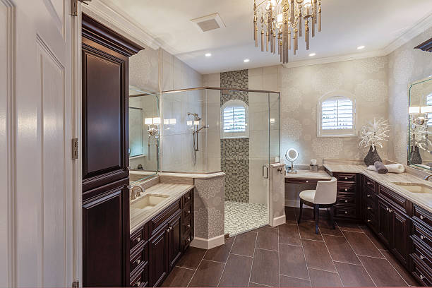 Cute, colorful bathroom.
