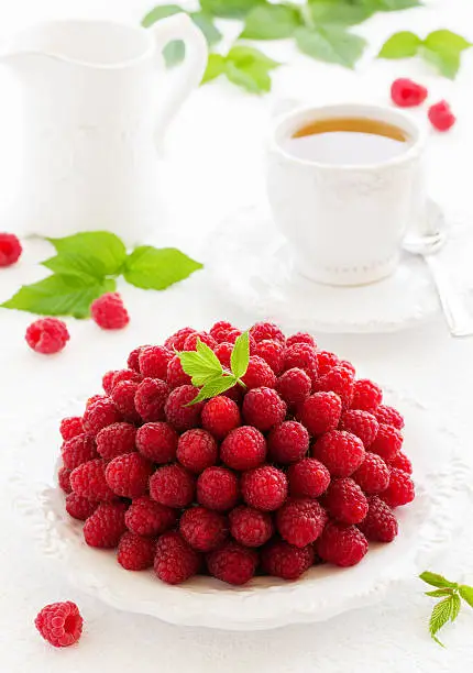 Chocolate raspberry mousse cake "Raspberry". Chocolate raspberry mousse cake "Raspberry".